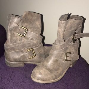Like new Crown Vintage boots
